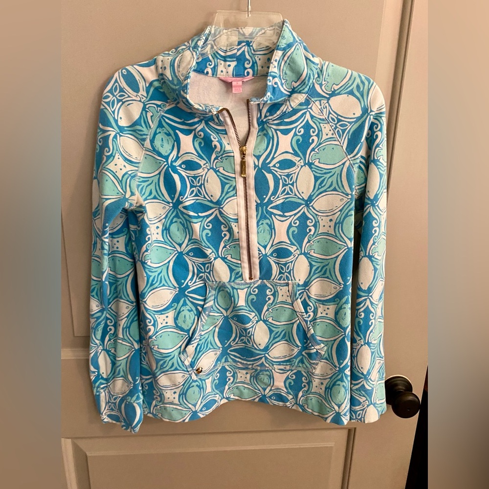 Women’s Lilly Pulitzer pull over. S.